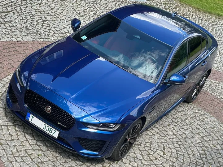 Jaguar XE