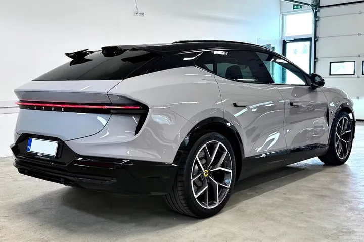 Lotus Eletre