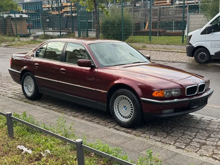 BMW 735