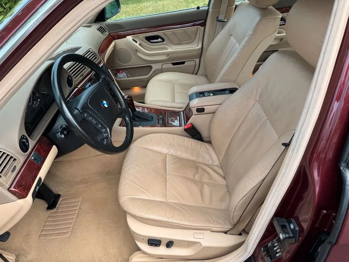 BMW 735