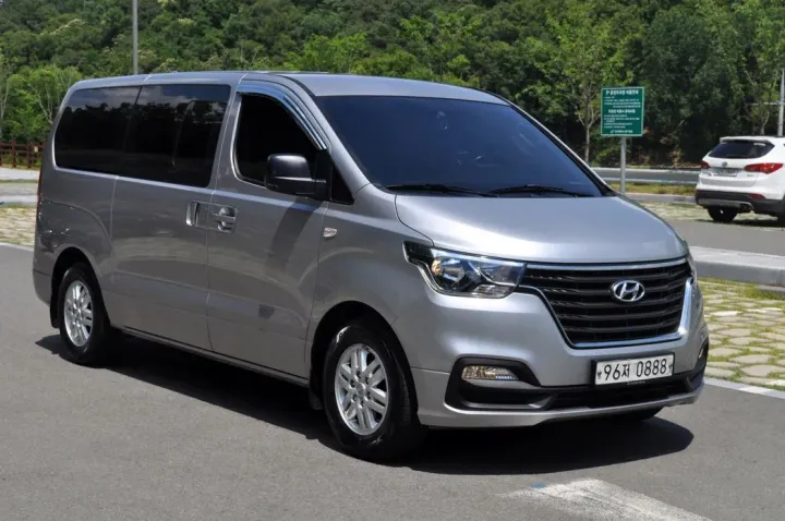 Hyundai Starex