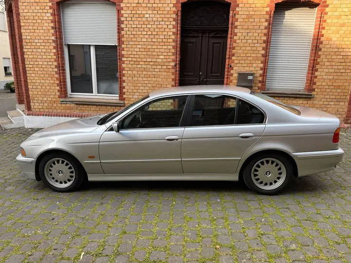 BMW 520
