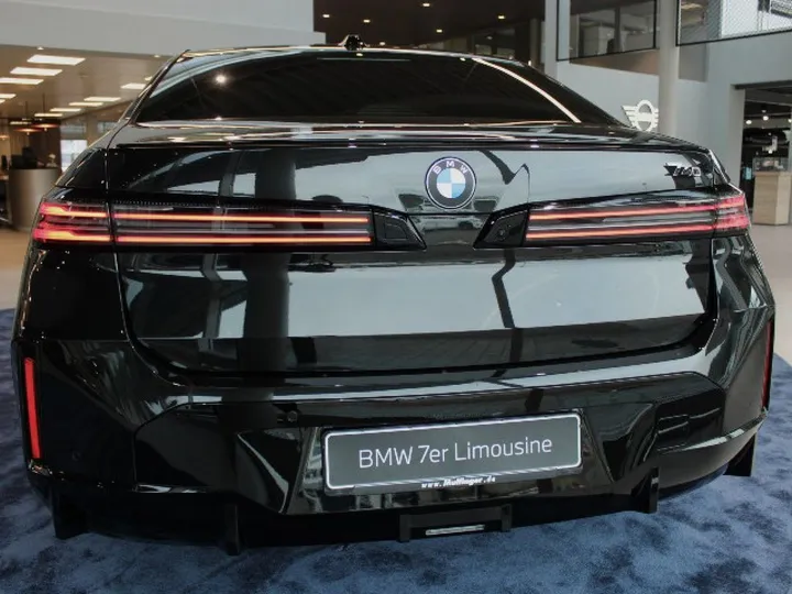BMW 740