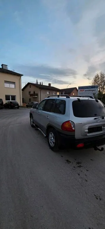 Hyundai SANTA FE
