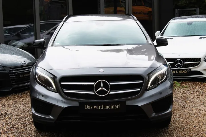 Mercedes-Benz GLA 200