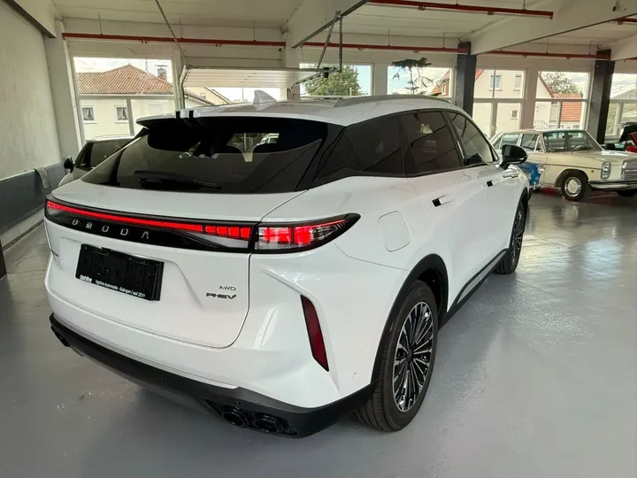 OMODA 9