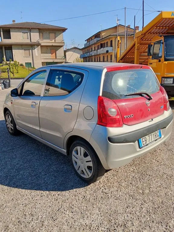 Nissan Pixo