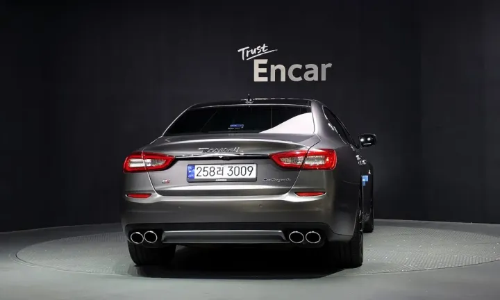 Maserati Quattroporte
