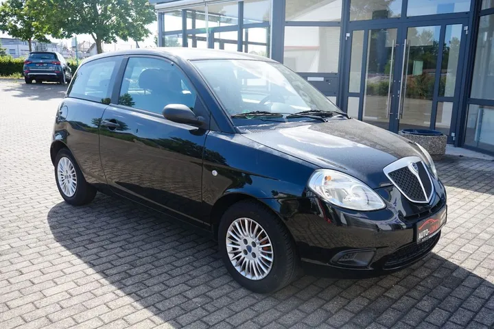 Lancia Ypsilon