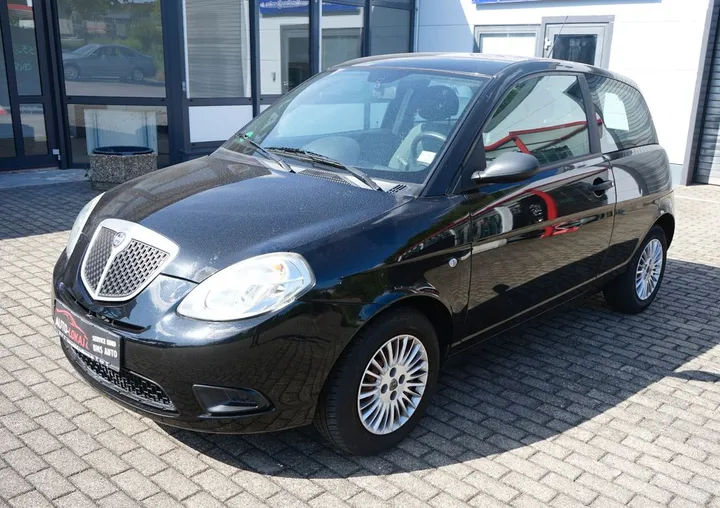 Lancia Ypsilon