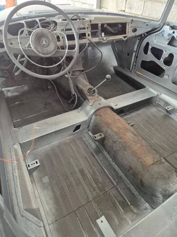 Mercedes-Benz 300