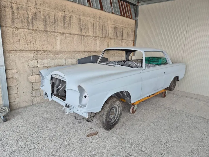 Mercedes-Benz 300