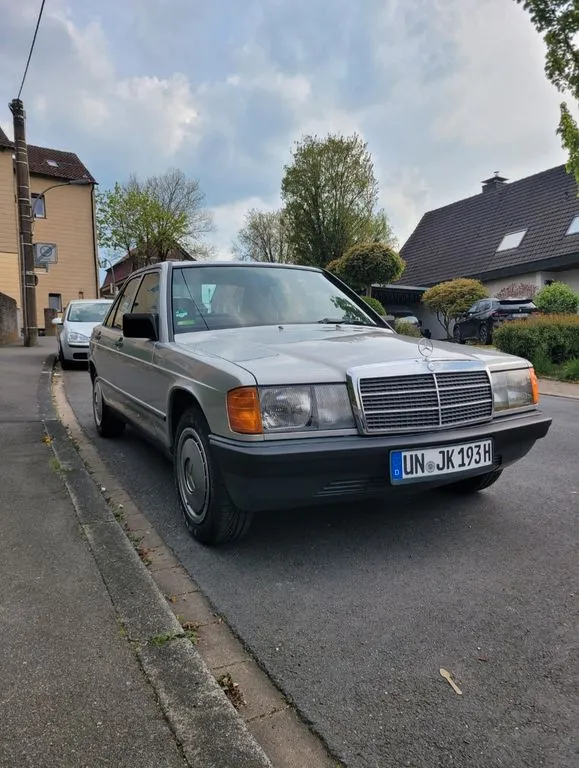 Mercedes-Benz 190