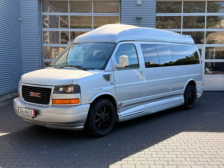 GMC Savana