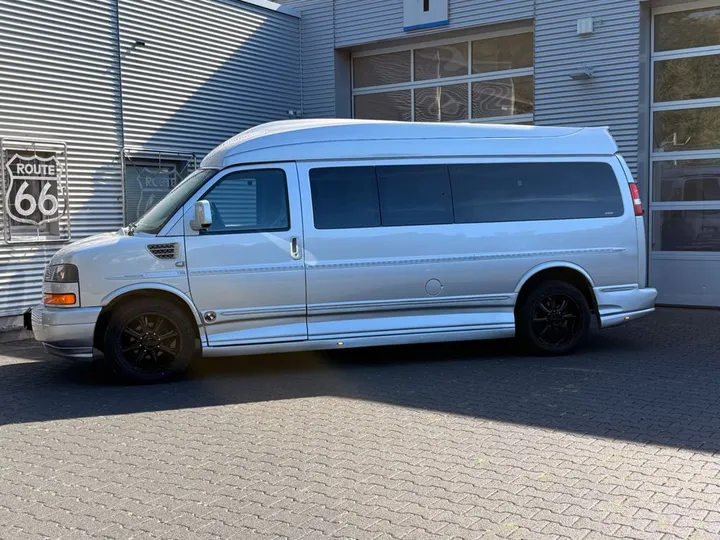 GMC Savana