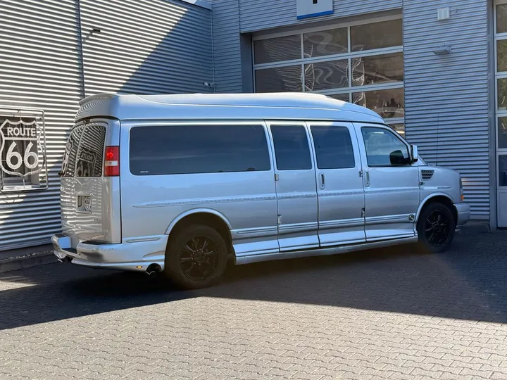 GMC Savana