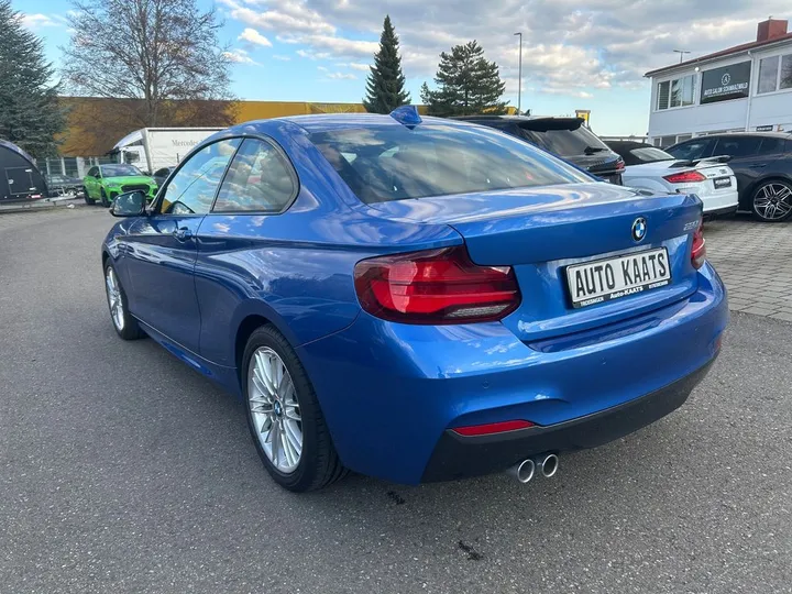 BMW 220