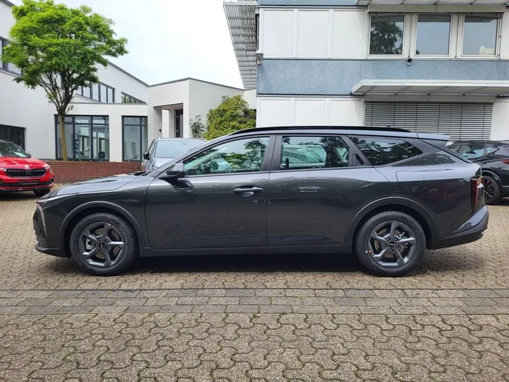 Kia K4