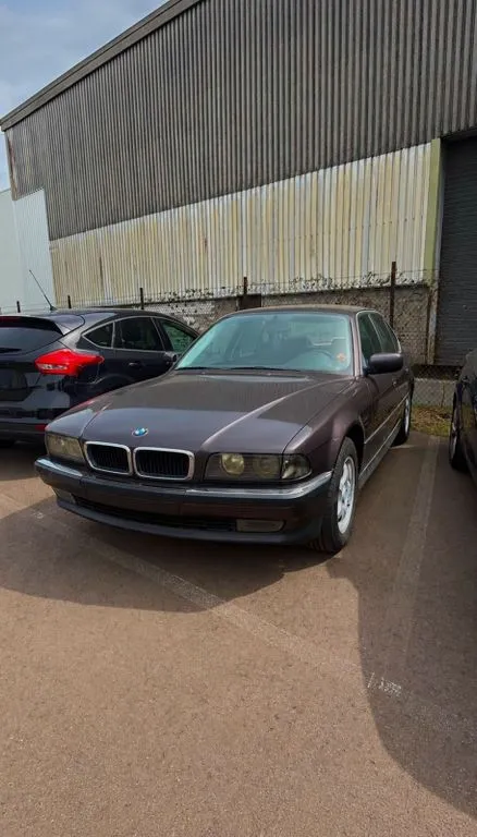 BMW 728