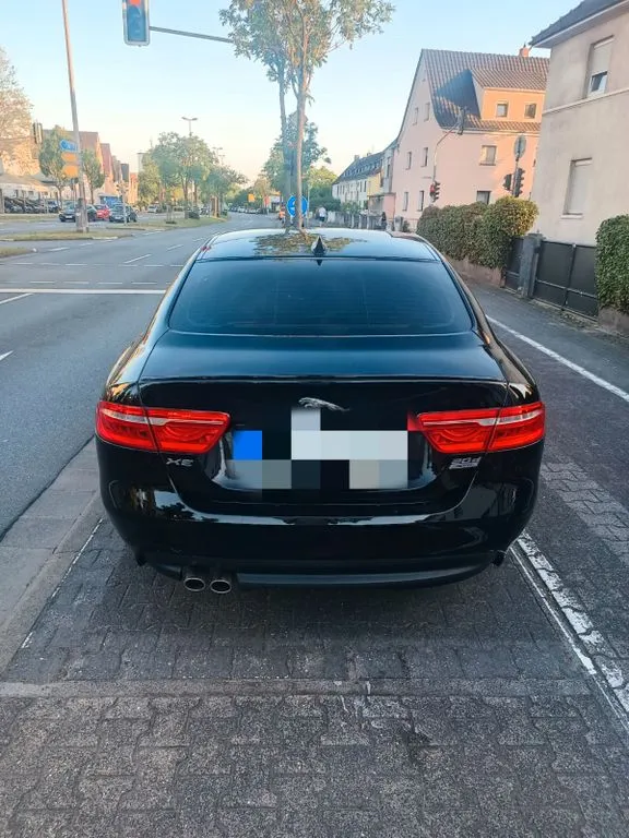 Jaguar XE