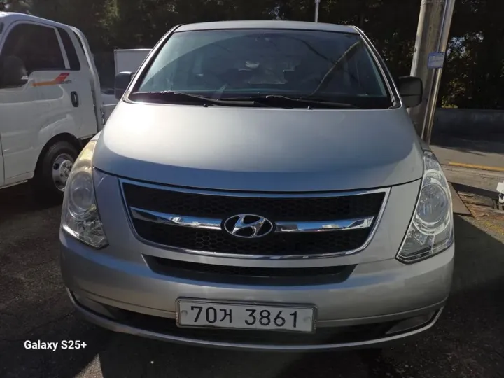 Hyundai Starex