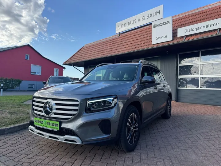 Mercedes-Benz GLB 200