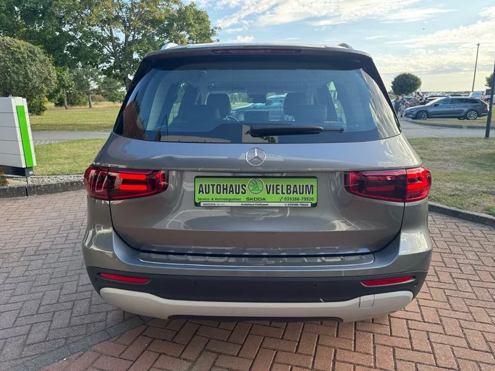 Mercedes-Benz GLB 200