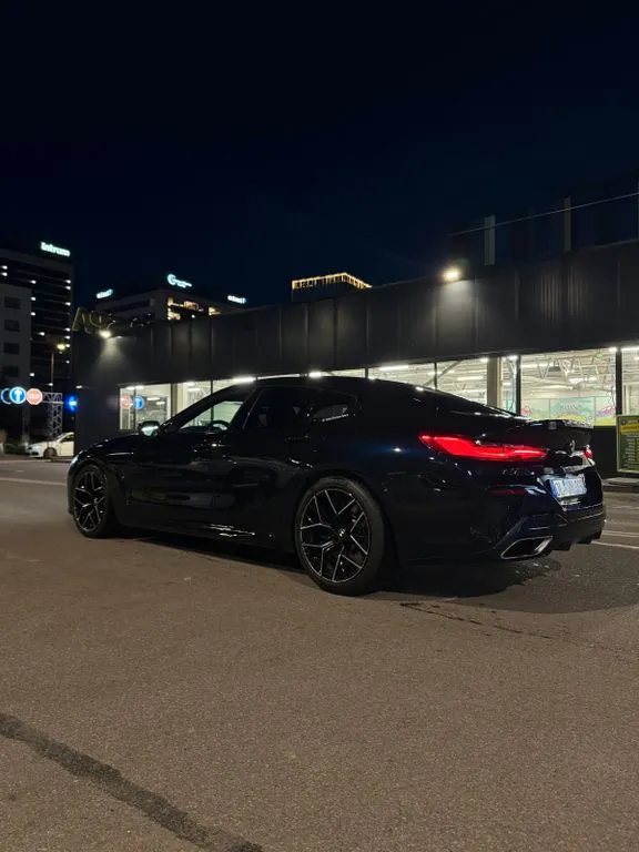 BMW 850