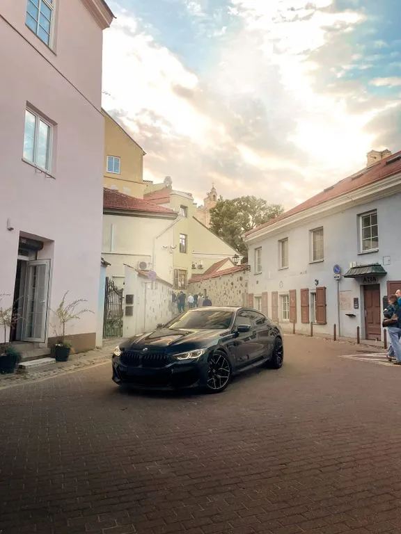 BMW 850