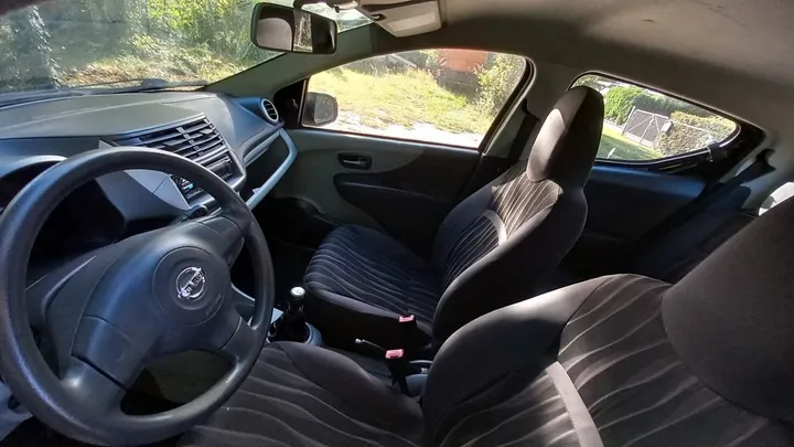 Nissan Pixo
