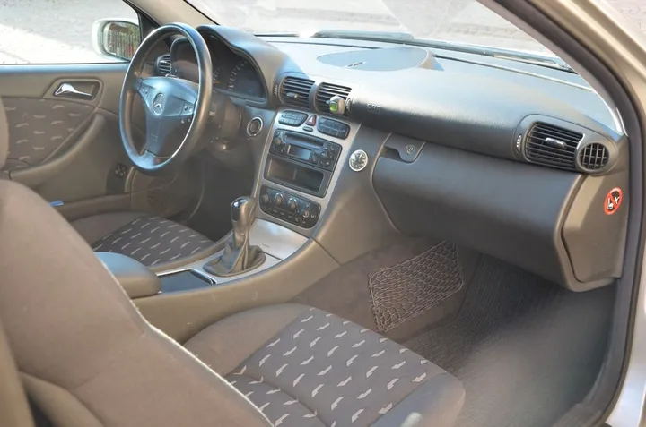 Mercedes-Benz C 180