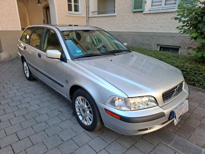 Volvo V40