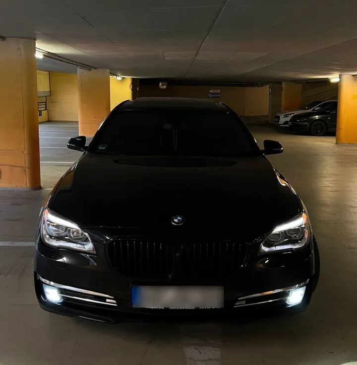 BMW 730