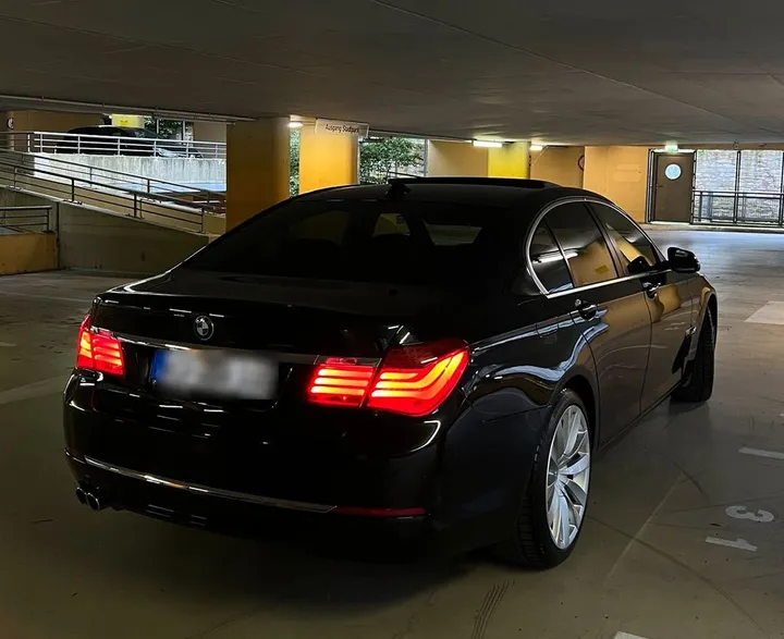BMW 730