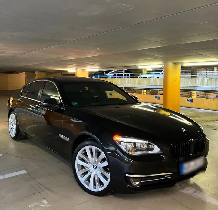 BMW 730