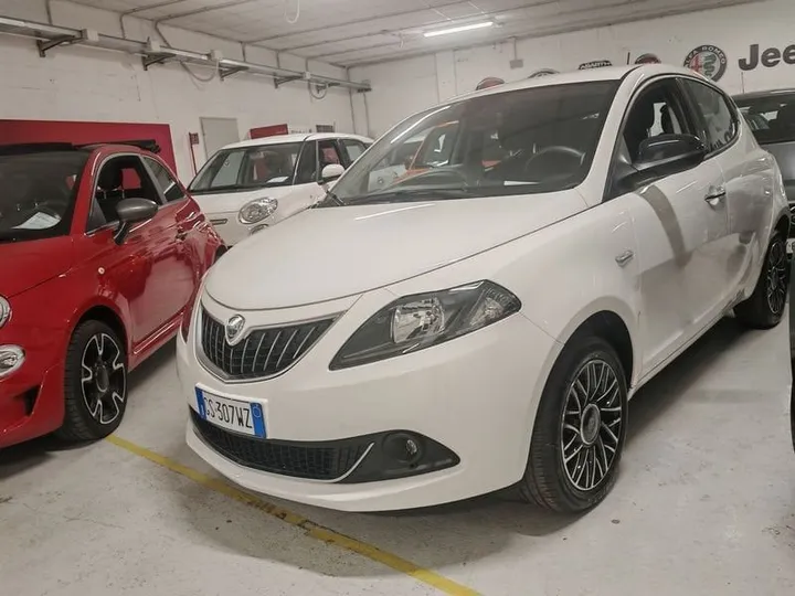 Lancia Ypsilon