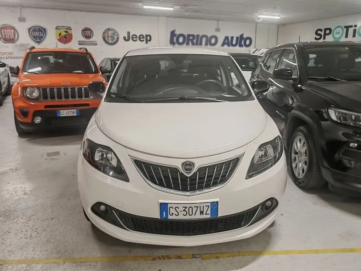 Lancia Ypsilon