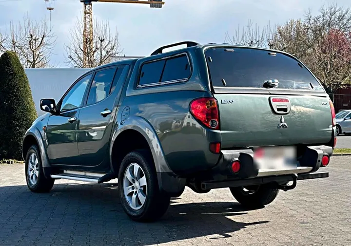 Mitsubishi L200
