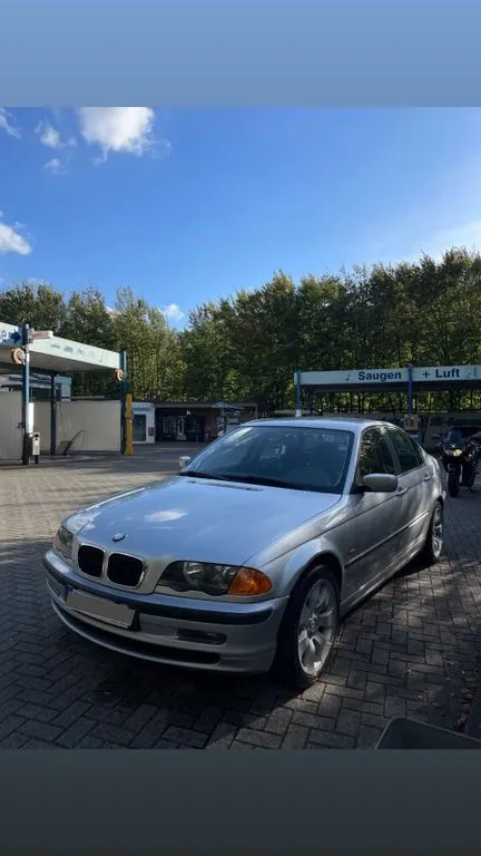 BMW 320