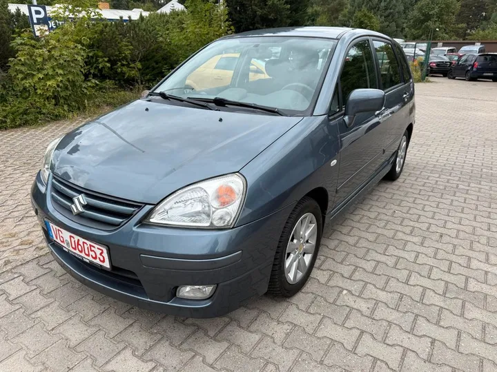 Suzuki Liana