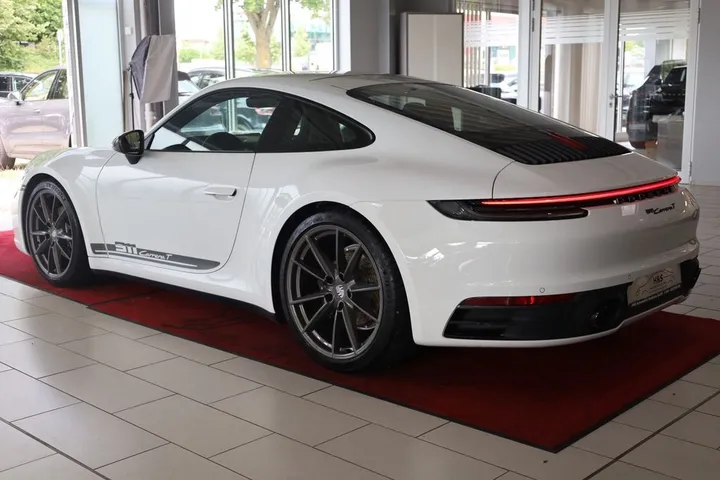 Porsche 992