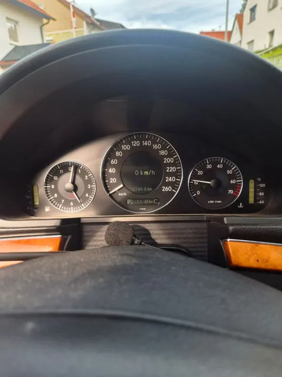 Mercedes-Benz E 280