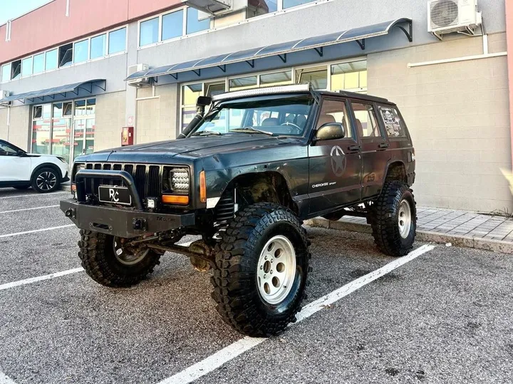 Jeep Cherokee