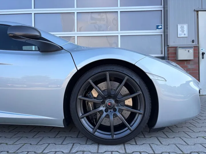 McLaren MP4-12C