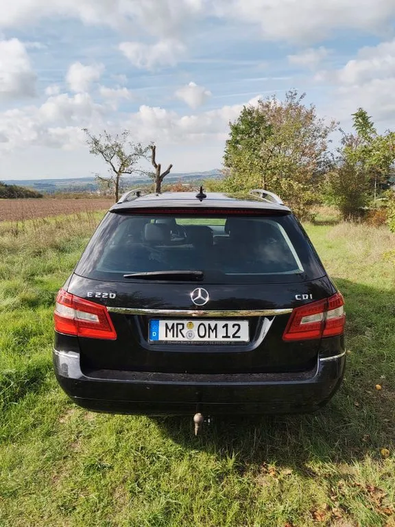 Mercedes-Benz E 220