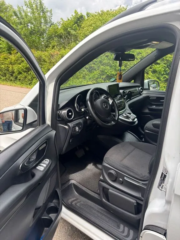 Mercedes-Benz V 250