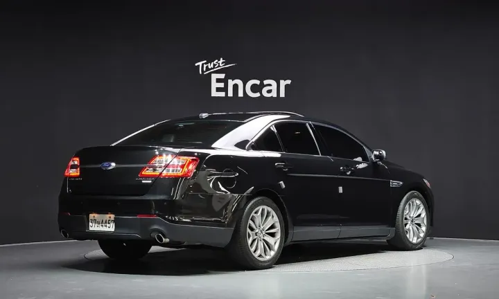 Ford Taurus