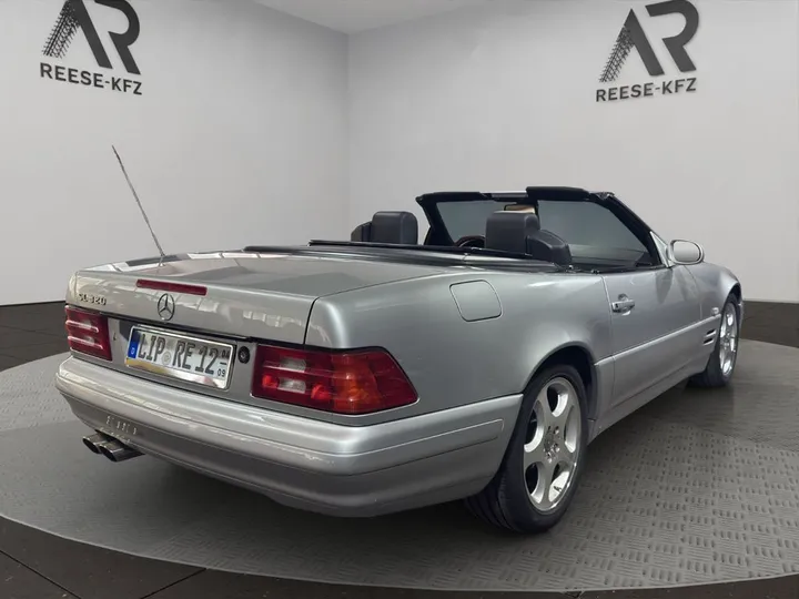 Mercedes-Benz SL 320