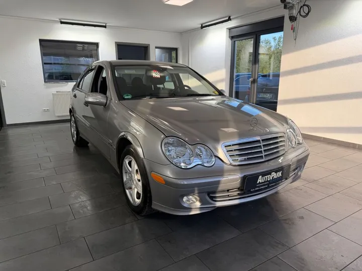 Mercedes-Benz C 200