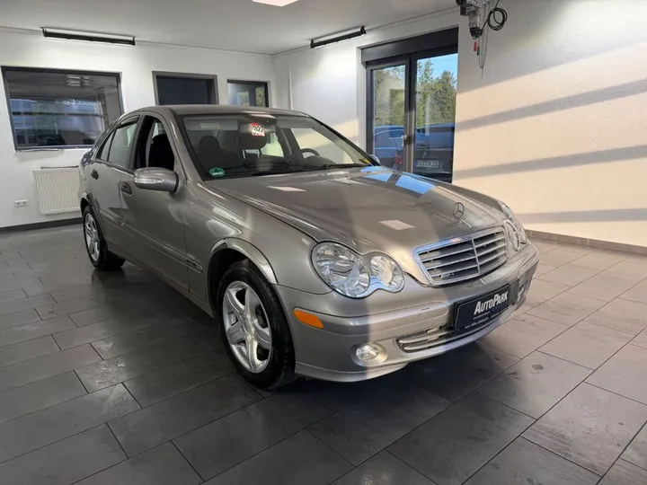 Mercedes-Benz C 200